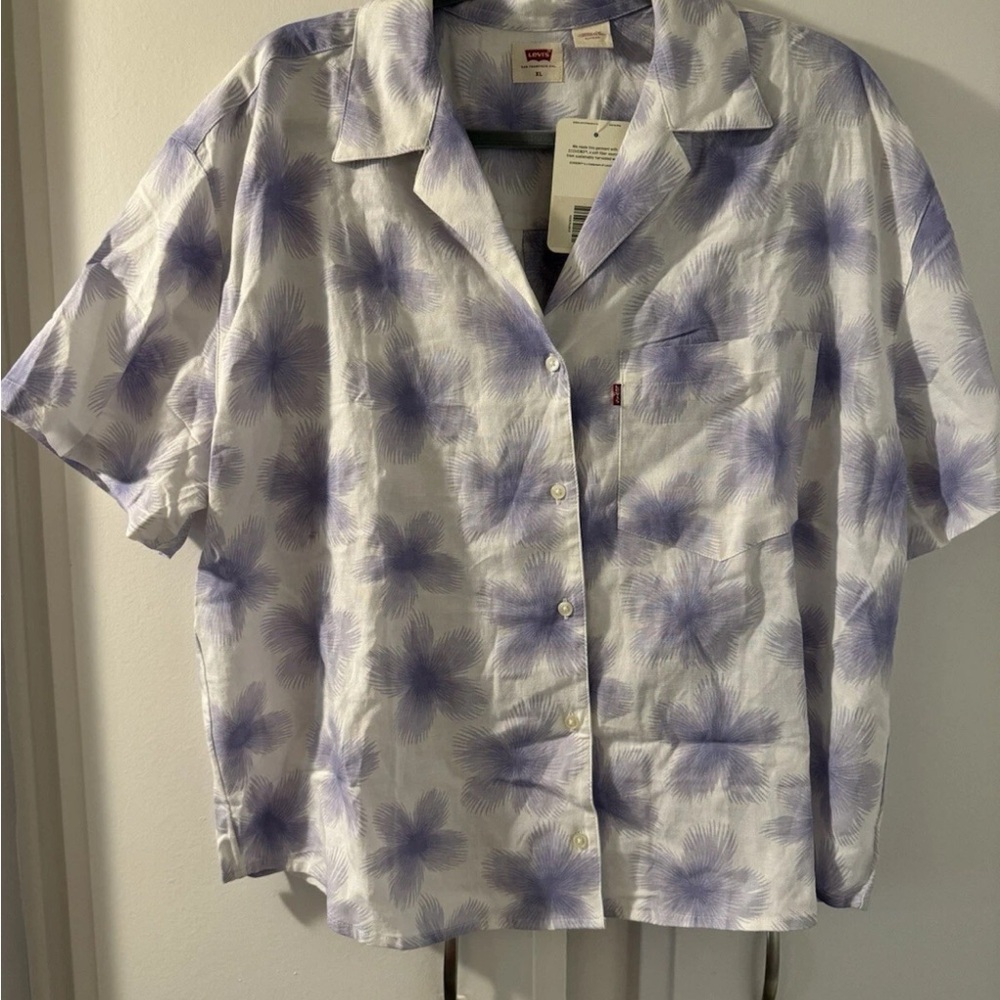 Levi's Women’s Purple Floral Shirt XL NWT